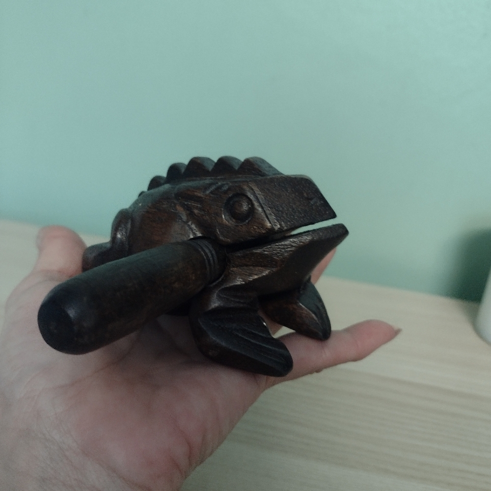 Wooden Guiro Croaking Frog 🐸